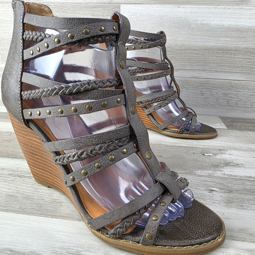 Crown Vintage Studded Wedge Distressed Gray Gladiator Sandals Womens Size 8